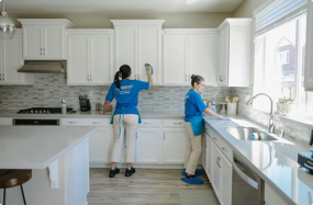 Dọn vệ sinh tủ bếp